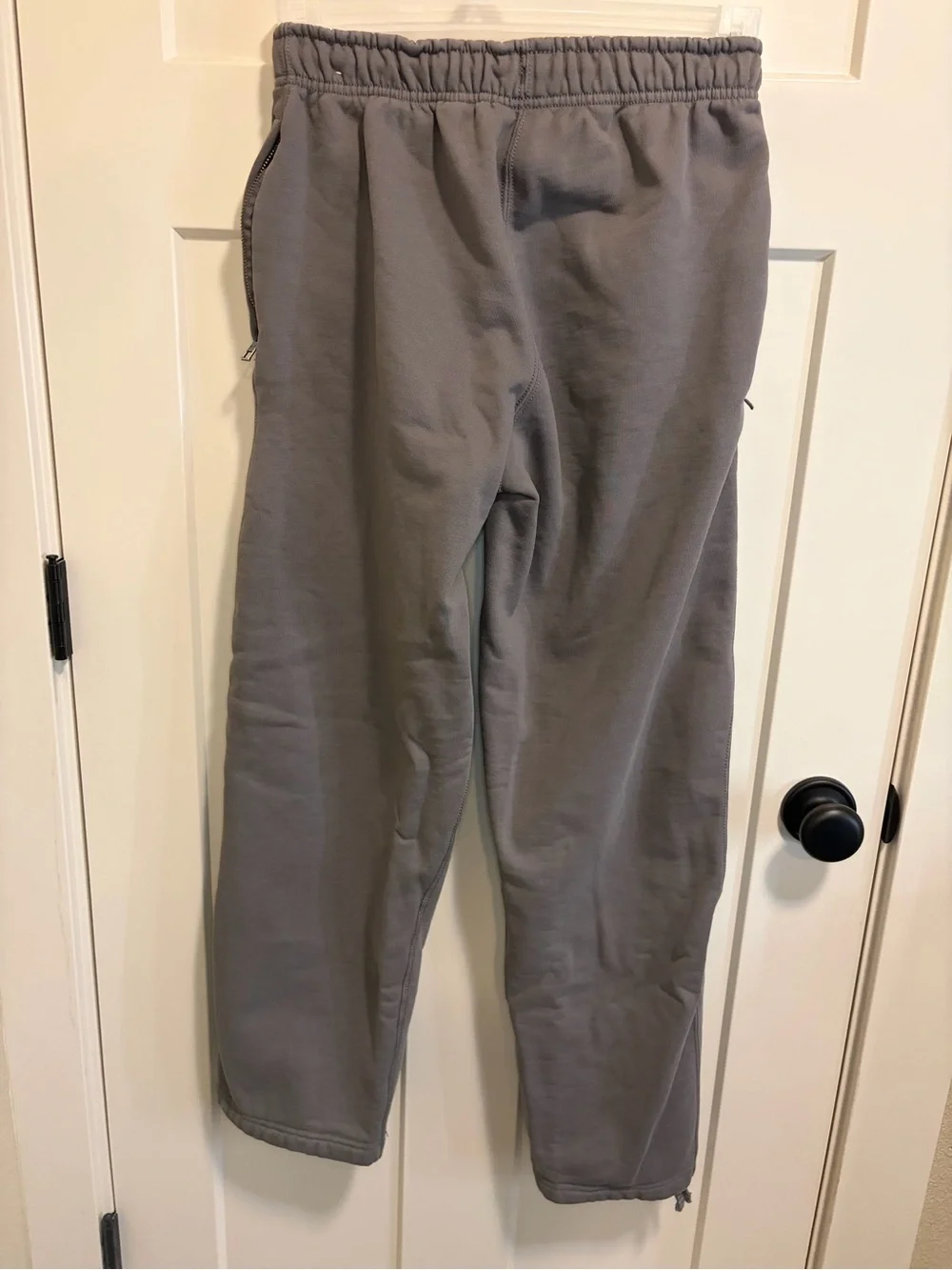 Nike Men's Wide-Leg Sweatpants in Taupe Gray